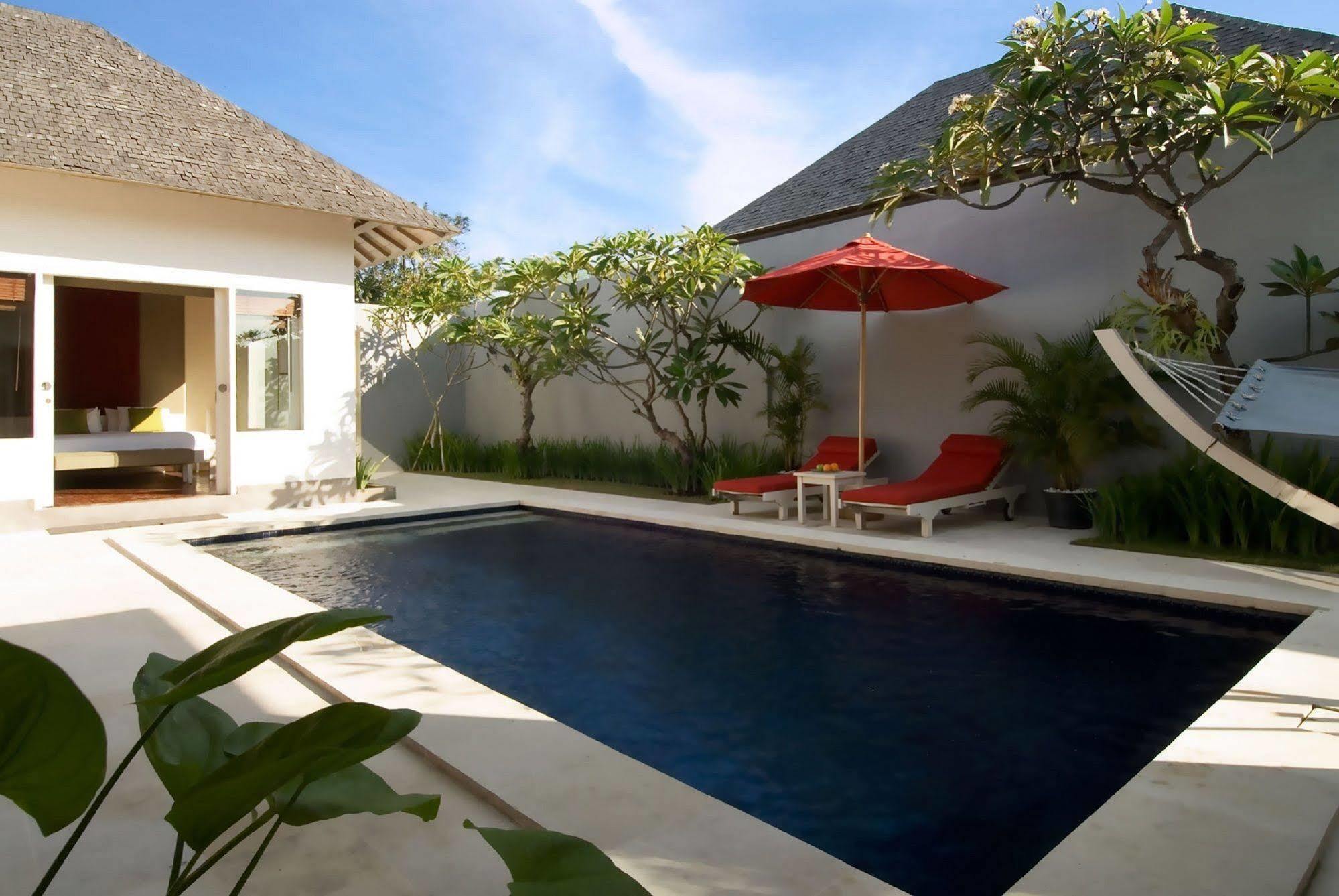 Kamuela Villas Seminyak Экстерьер фото